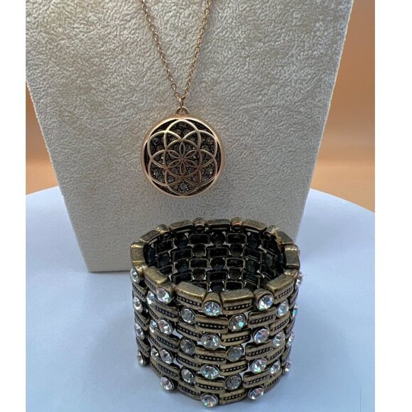 Vintage-Inspired Floral Medallion Necklace & Crystal-Studded Bracelet Set.  C5 - Picture 3 of 15